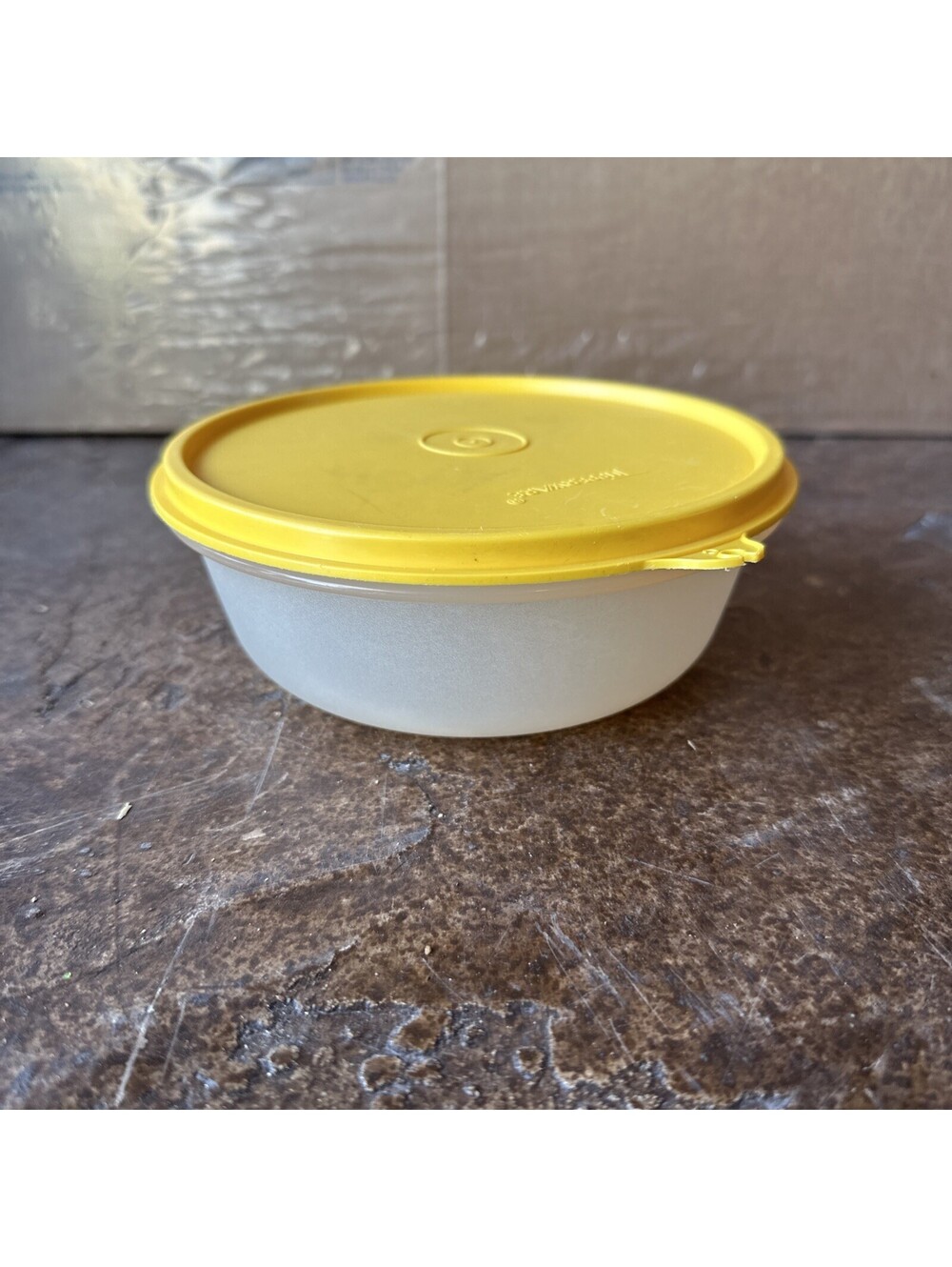 Vintage Tupperware Bowl With Yellow Lid 1842-9